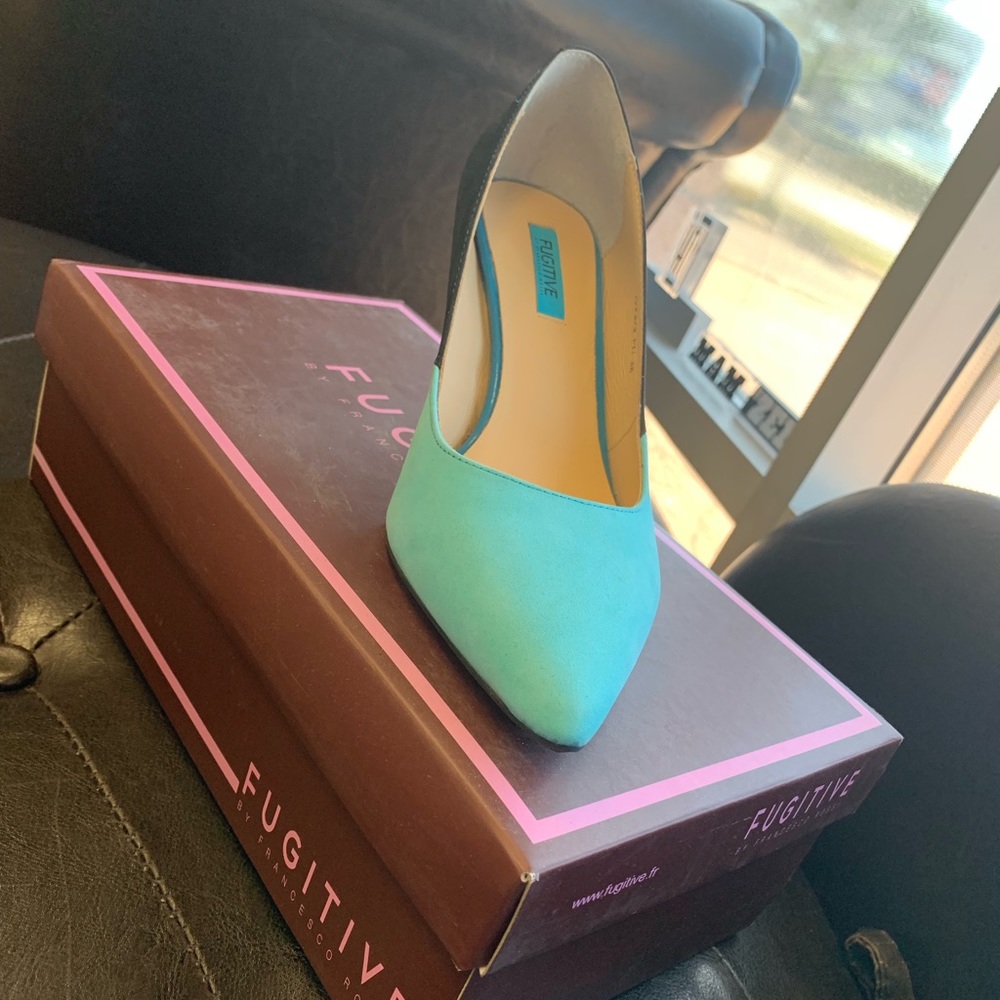 Turquoise/Black suede women’s pumps